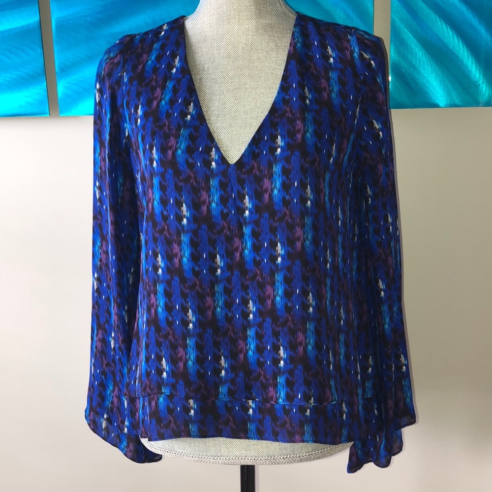Parker V Neck 💯% Silk Blouse